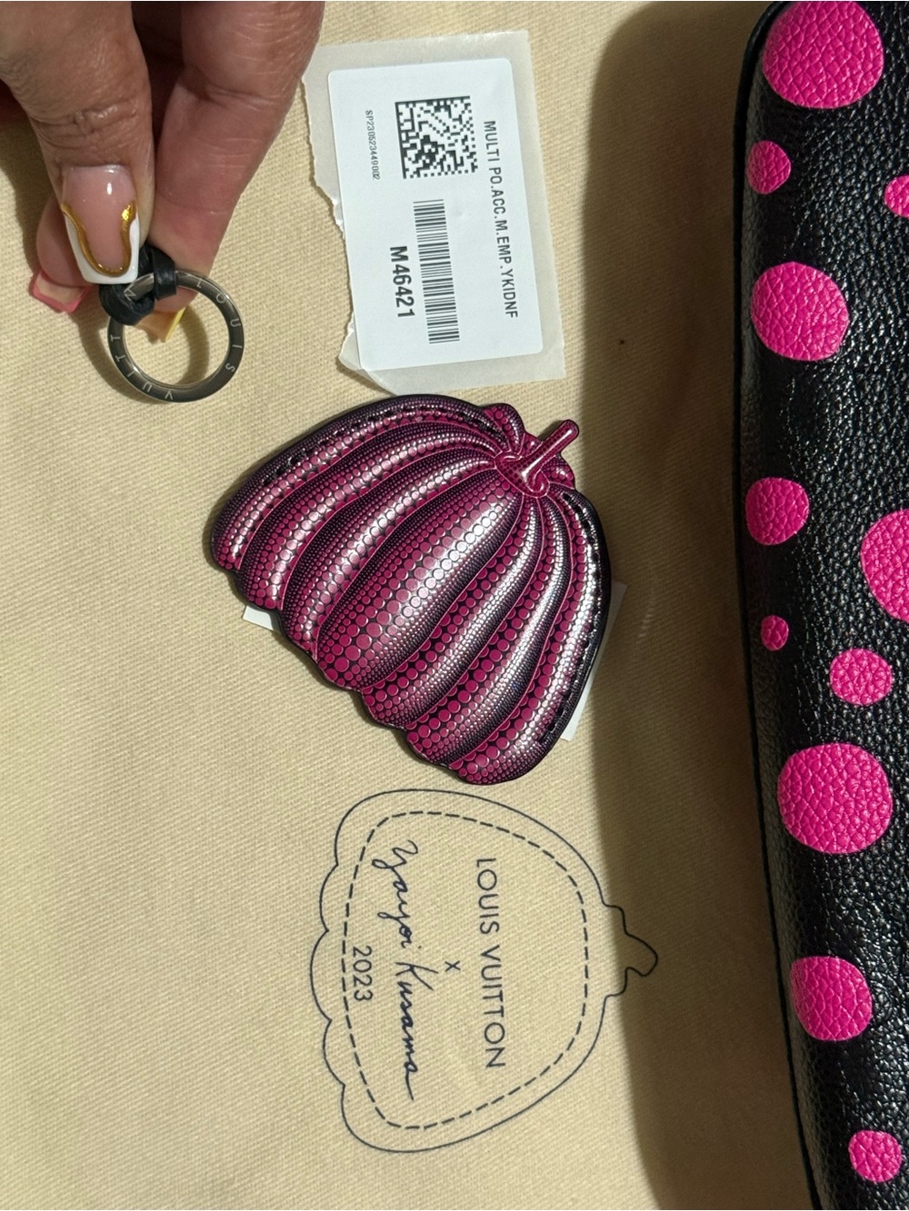 Limited edition Louis Vuitton Black Leather Crossbody with Hot Pink Polka Dots - Picture 4 of 10